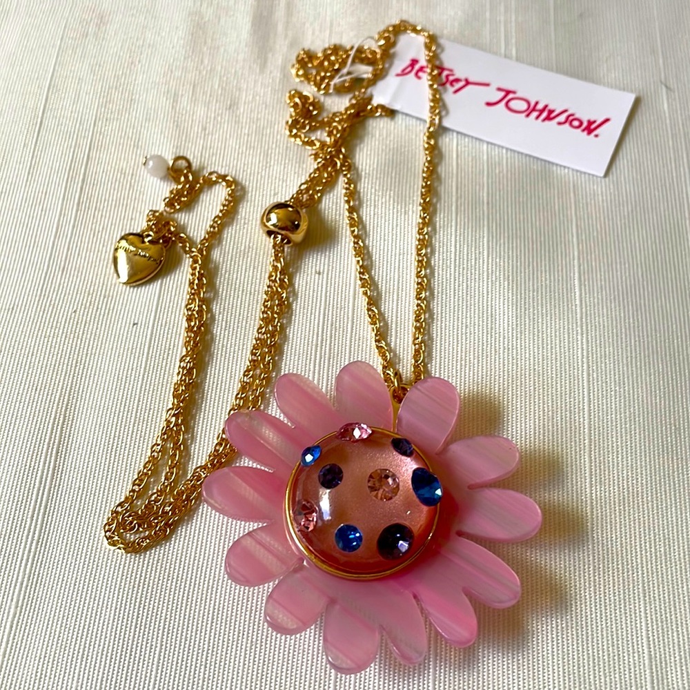 Betsey Johnson pink lucite flower & rhinestones gold tone adjustable necklace